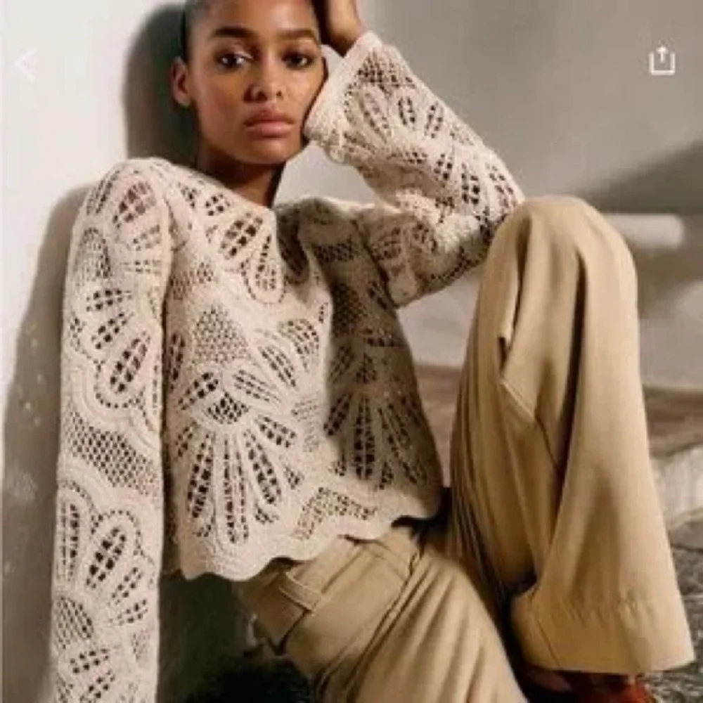 SOLD NWOT Sézane Olie Blouse in Ecru Size M - Picture 2 of 8